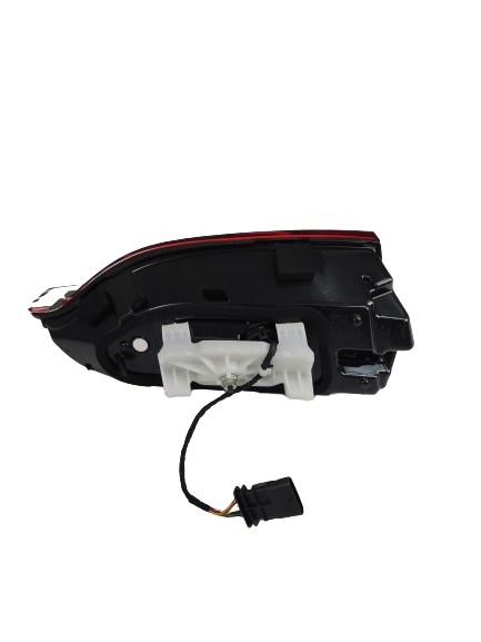 INT rear light. Right MASERATI GRECALE 22 6701573310 / 670296350