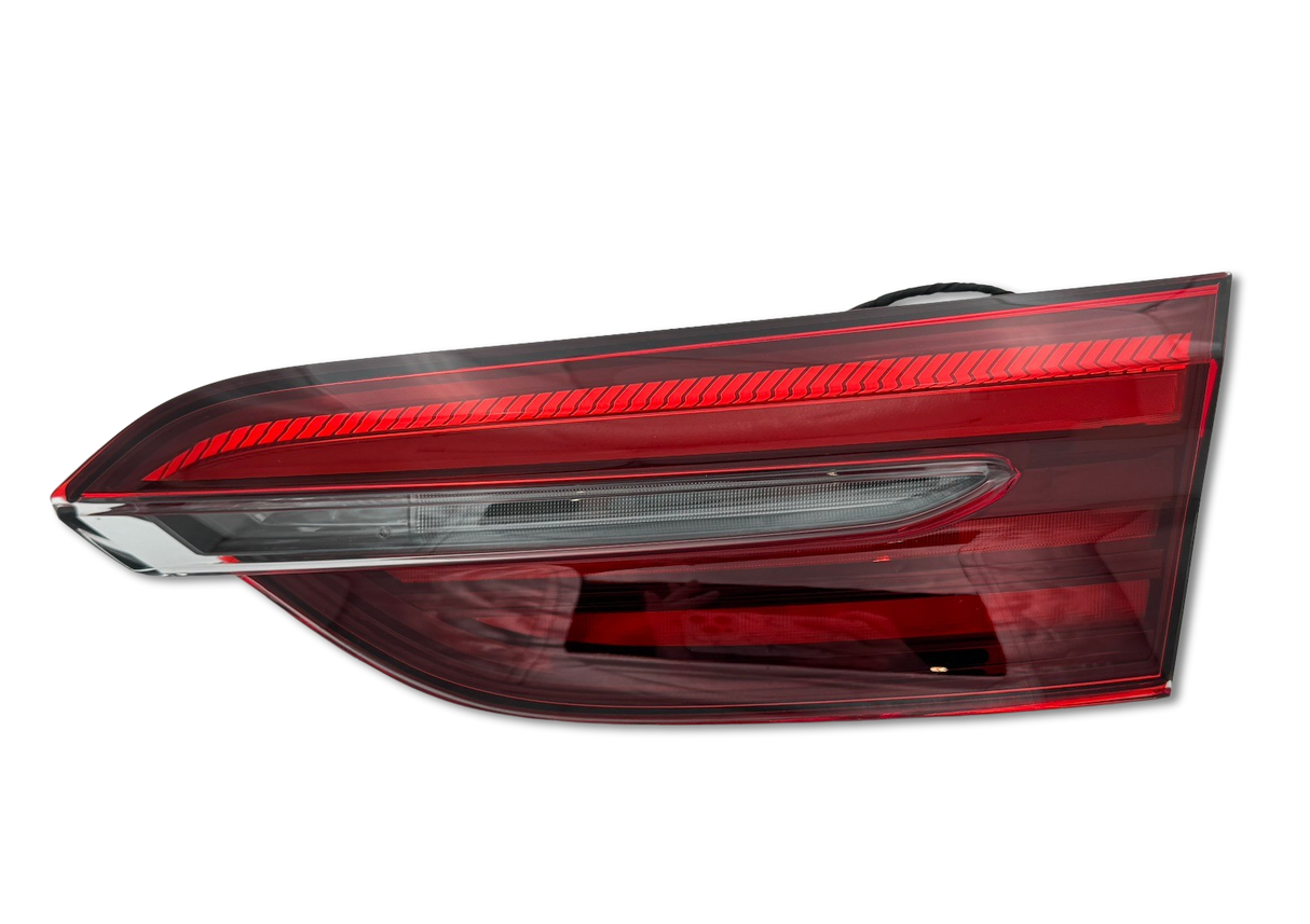 INT rear light. Right MASERATI GRECALE 22 6701573310 / 670296350
