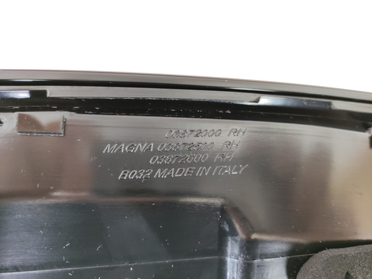 MASERATI GHIBLI M157R Original Außenrücklicht Rechts 06701546060