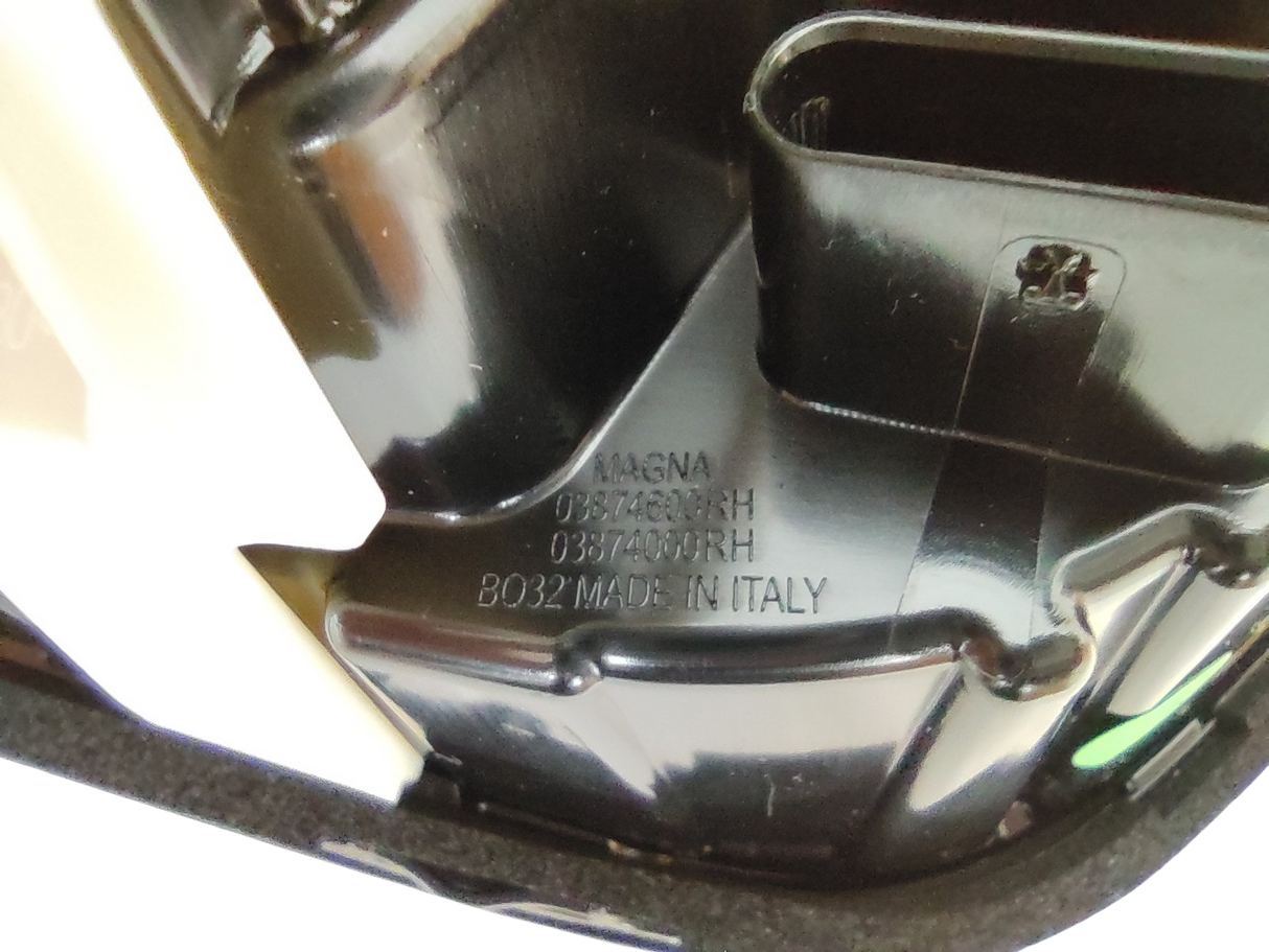 MASERATI GHIBLI M157R Original Interior Taillight Black DX 06701596970