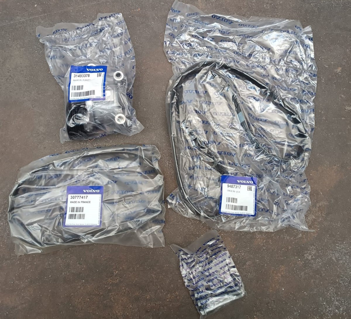 Volvo originale KIT CINGHIE  9487168